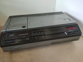 Philips video cassette recorder N1700 VCR (1)